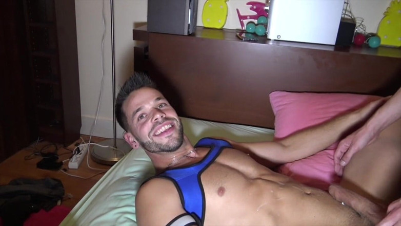Ass Twink destroyed by older: Sexy Kevin Davi roh von dem twink alexis Handicap benutzt