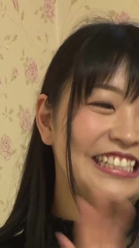Yayoi пообіцяв зустрітися з нами на сайті знайомств.
