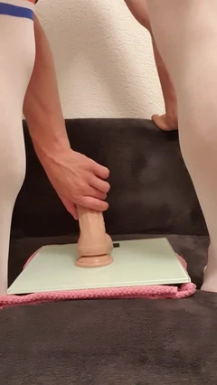 मैंने खुद को पाद दिया, और इसे लंबे समय के साथ लेने के बाद मैंने पेशाब किया