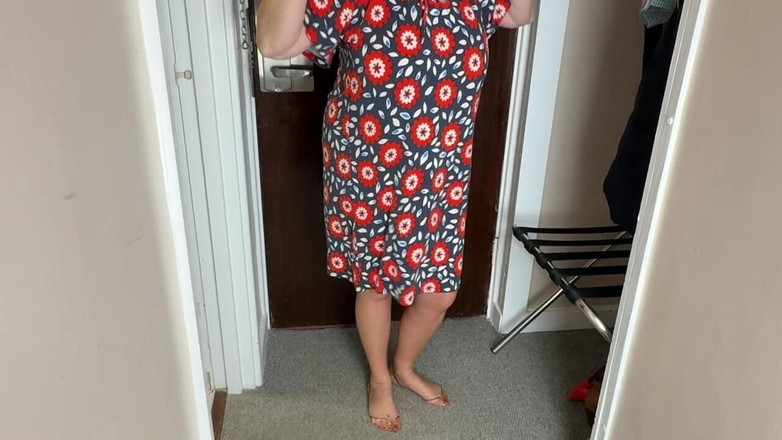 Aunty Sandra vintage girdle queen: Vgq21 тітонька Сандра одягає для зустрічі