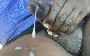 Jamdown26: Crossdresser černý gay honí venku v autě a střílí velkou nálož...