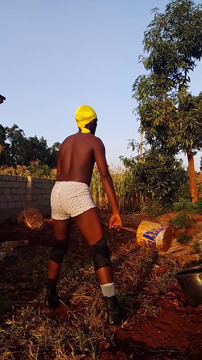 Miko filo: Senaman twink kampung pantat gelembung