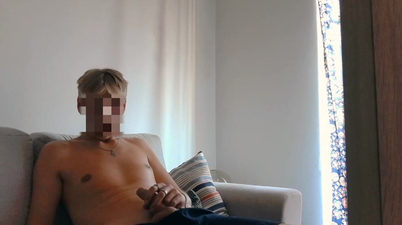 Axton Drake: Psg soccer bro si masturba dopo le prove