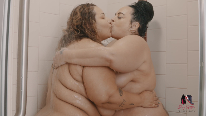Reds BBW Hotties: 2 Sexy Grandotas Vs 1 BBC