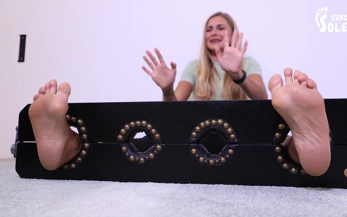 Czech Soles - foot fetish content: लड़की पैर पर लड़की गुदगुदी चुनौती