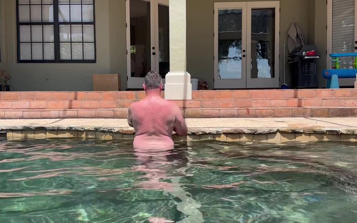 GottaLuvBB: Un poco de flaca mojada divertido