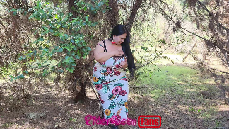 Riderqueen BBW Step Mom Latina Ebony: Riderqueen на улице: Видео для уличных фанатов
