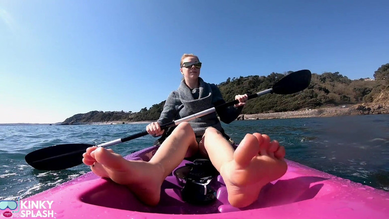 UKCuteGirl Lucy Lauren: Çıplak ayaklı joi kayık azdırma - halka açık çıplak ayaklarda riskli açık...