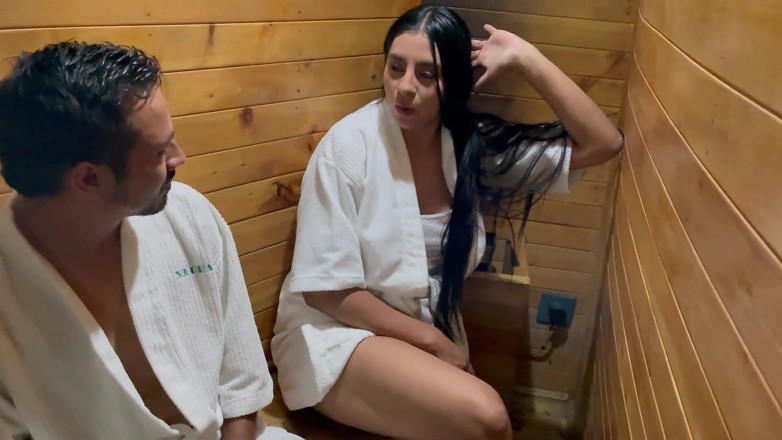 MelaniRincon: Mon voisin me fait une bonne baise dans le bain...