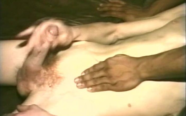 Gay 90's Vintage Porn: Momento de intimidade masculina aquecida # 6