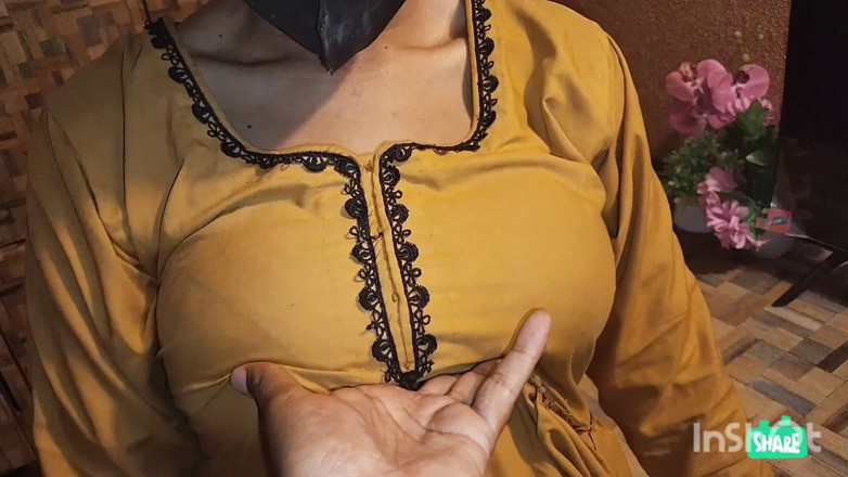 James fucker: 第1部分 热辣的巴基斯坦妻子性感前戏和乳交 真正的业余夫妇