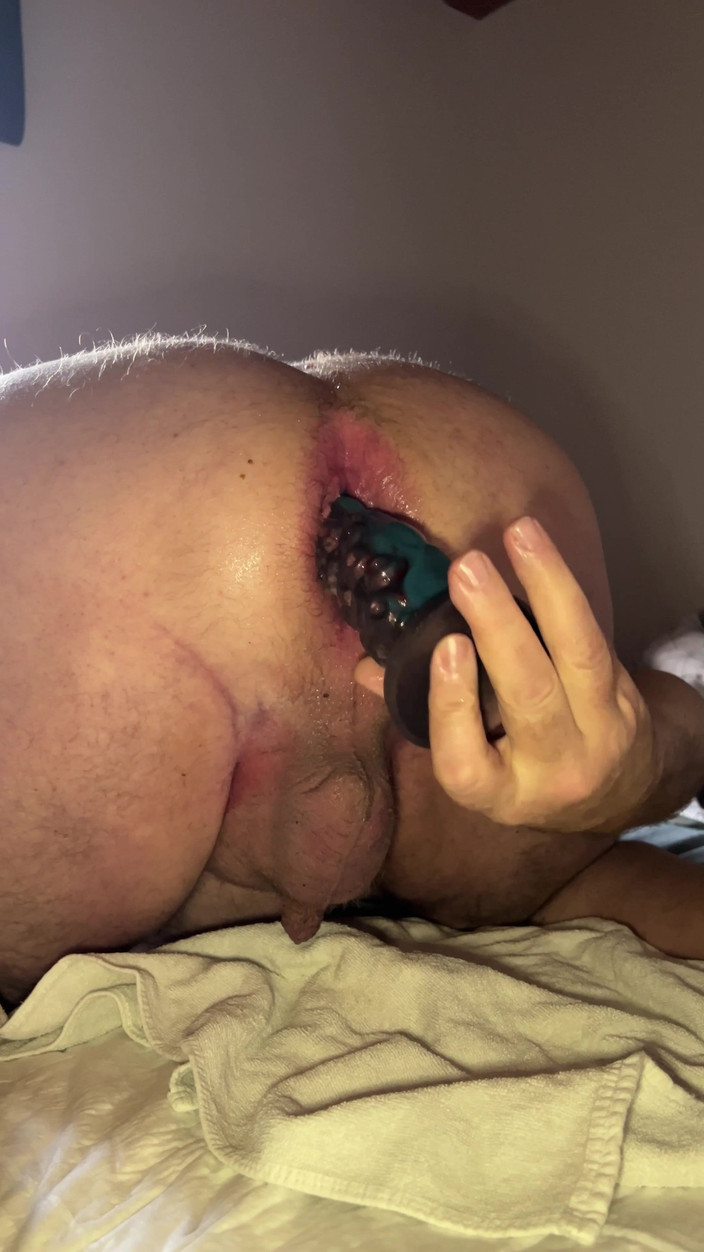 Almaviva: Vovô fodendo com um vibrador e chupando som