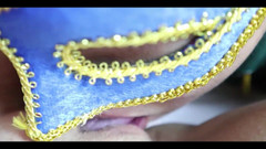 New241New: Hermanastra fue atrapada chupando la polla de un hombre y él...