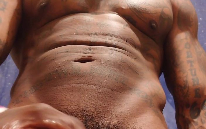Hallelujah Johnson: Новое порно: Поклонение большому черному волосатому члену Hallelujah Johnson (Кофе и Сливочный) Высокий темный шоколад, мышцы и татуировки