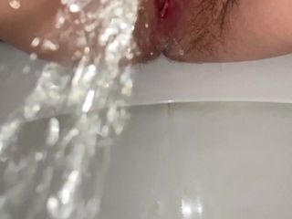 Ms Pee Piss: Jurnal cu pișat: de aproape cu pișat în toaletă