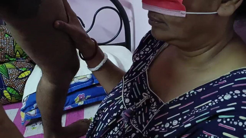 bengalihousewife: Indyjska bengalska gospodyni boudi długi kutas ssie