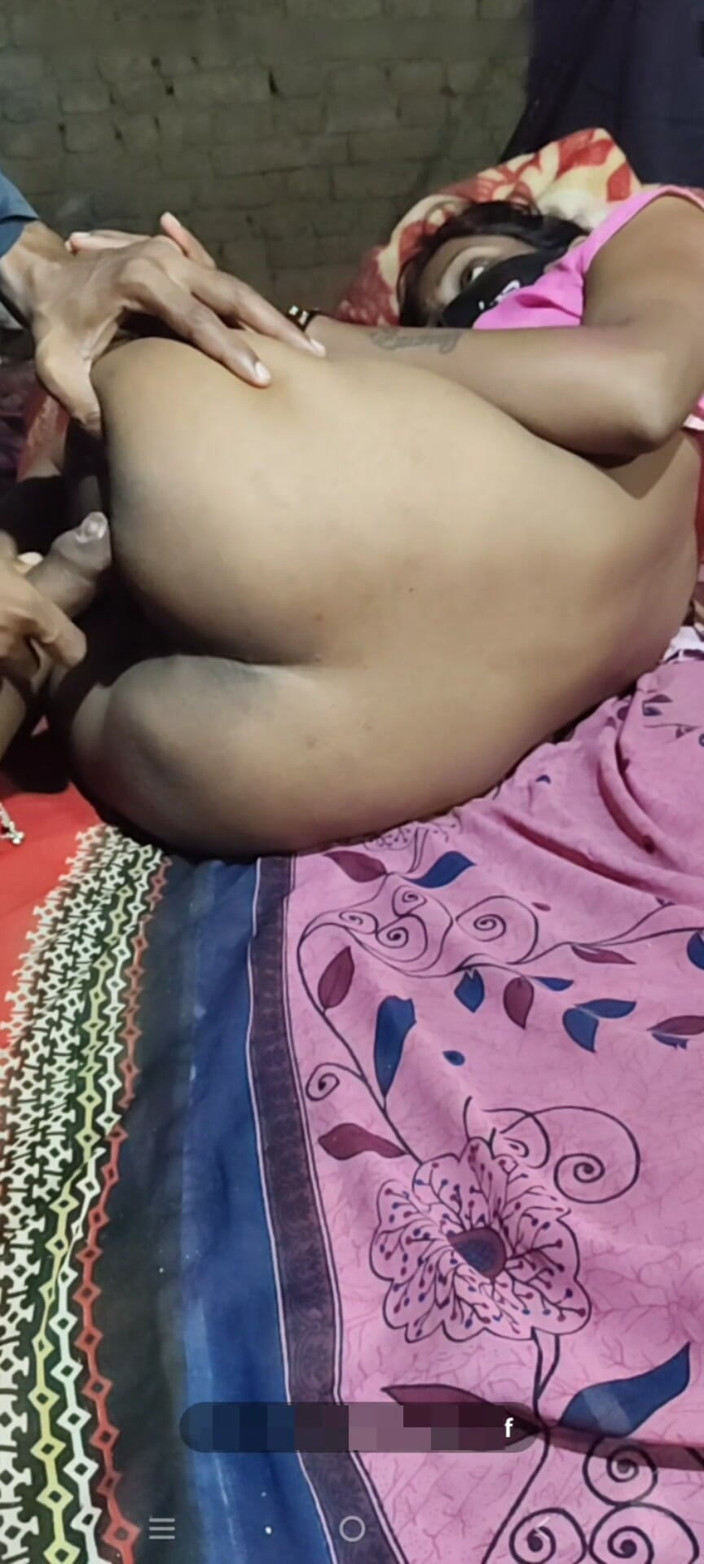 Hindi English: Desi Bhabhi Ashlil Video