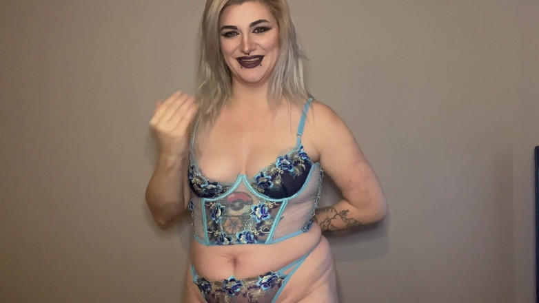 EeveeXo: Lingerie d’hiver, essai