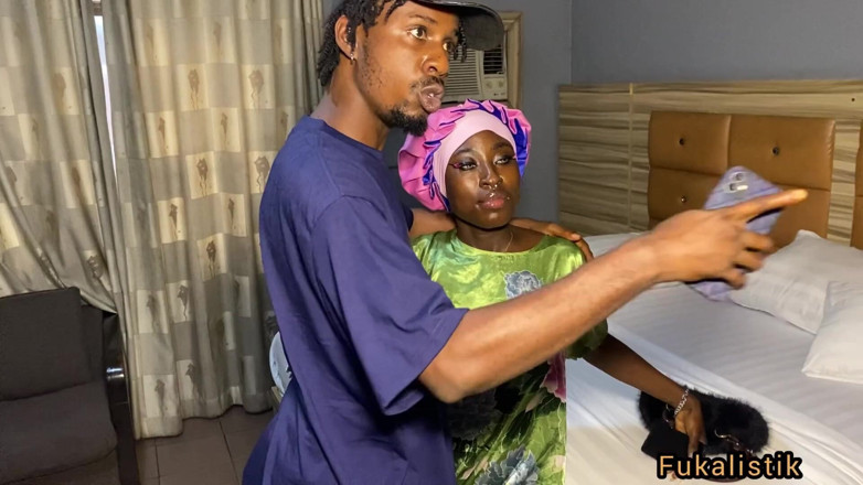 Fukalistik: Bini Genz Afrika Eboni Seksi Sneaky mengongkek pengawal peribadi zakar...