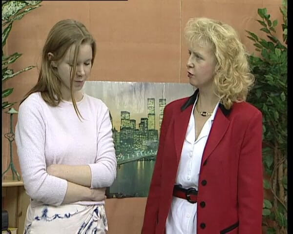 YOUR FIRST PORN: Ich Muss Meine Stiefmutter Fingern - Marlies &amp; Anja Musím prstit svou...