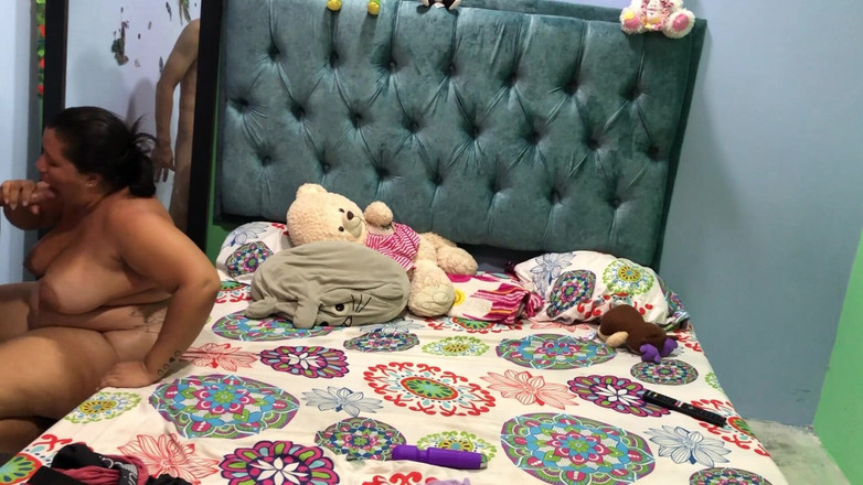 Lexly_16: 操我继母的婊子