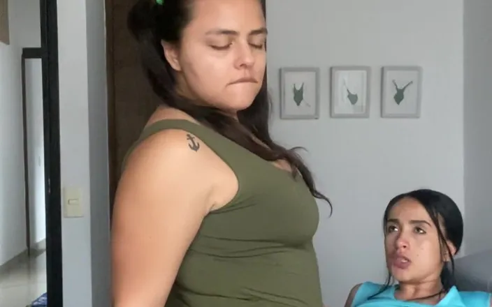 zoemelissa: Lesbian Sex with Scissors and Pinking the Click