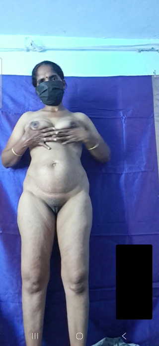 Jayaselvi: 哥印拜陀继阿姨视频通话