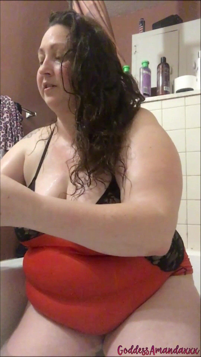 Goddess Amanda: 겨드랑이를 면도하고 정액 삼키기