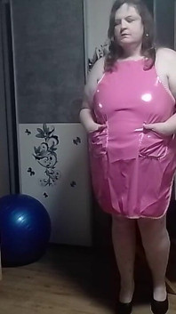 SSBBW celemek karet baru dan tidak di bawahnya
