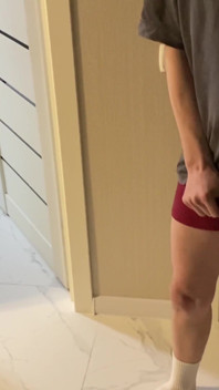 น้องชายต่างมารดาเย็ดน้องสาวต่างมารดาในครัวขณะที่เธอกำลังทำอาหาร