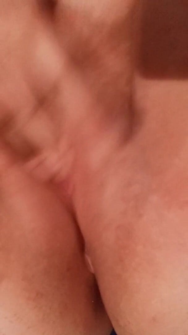 Big beautiful women: Close up twat rubbing