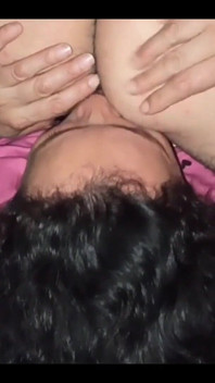 Reife MILF Lutscht Gerne Schwanz Und Leckt Gerne Für Den Freund Ihres Sohnes