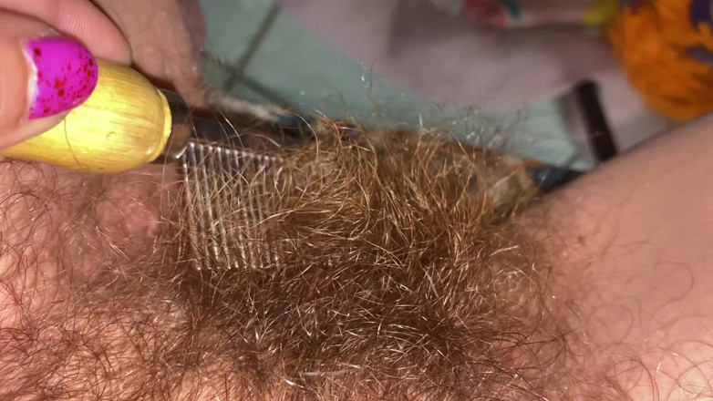 Cuteblonde666: Cepillando mi arbusto