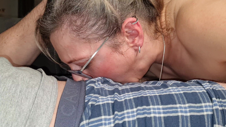 Evi Cum: Niemiecka Evi uwielbia czuć moją spermę na języku