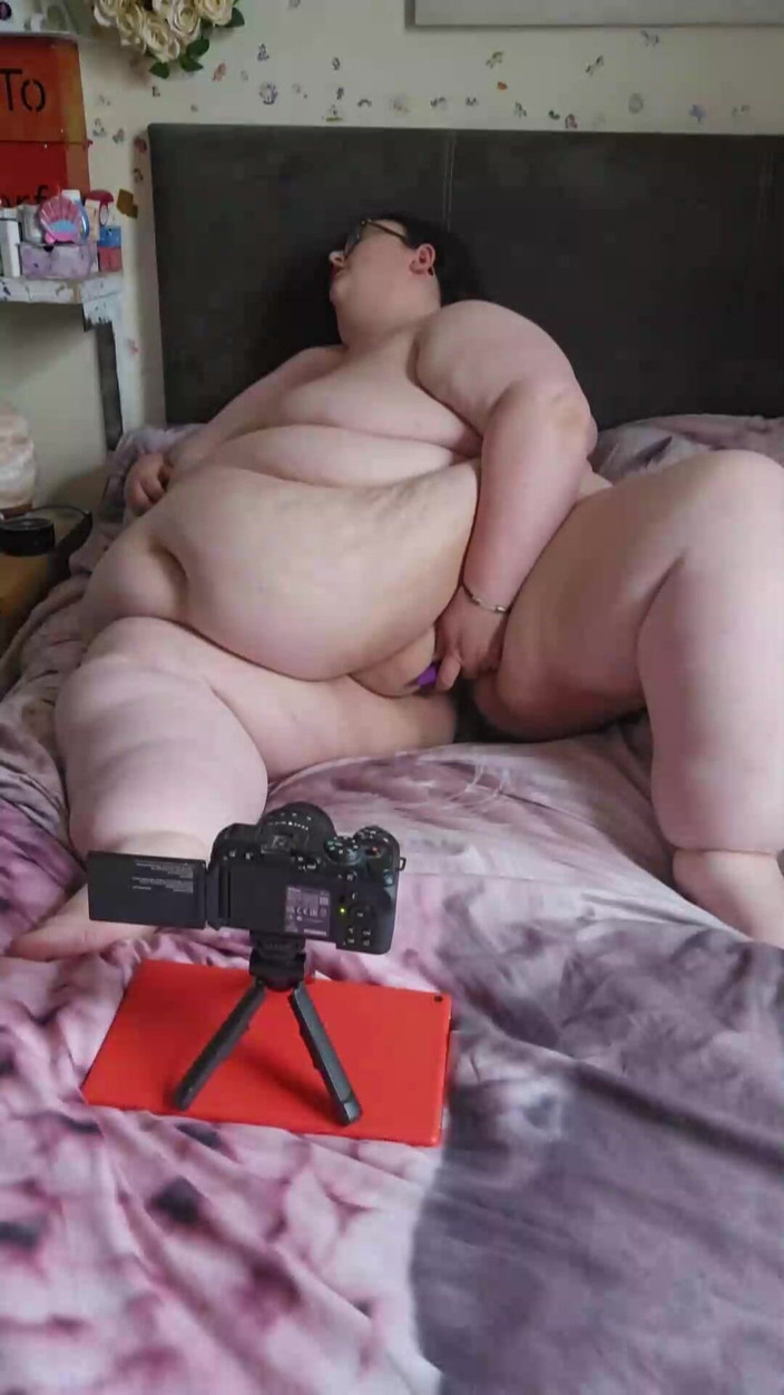 SSBBWLadyBrads: SSBBW hautnah muschispiele teil 2