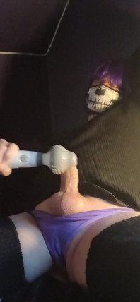 Orgasme letupan dari urut dengan Raven LeTrap