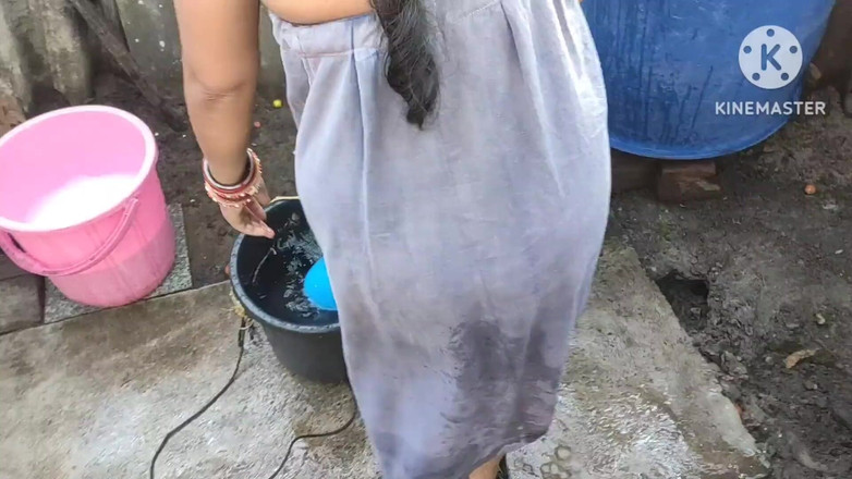 Anita yadav: Bhabhi ki si fa un bagno caldo