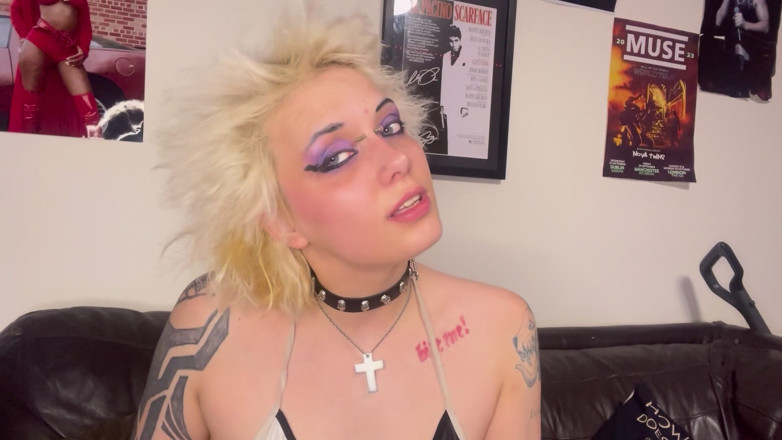 Glitterqueen1999: Ich esse meinen perversen stiefvater 