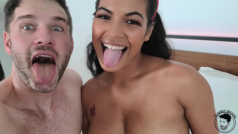 Tommy Wood XXX: Weihnachtssex mit sexy ebenholz-pornostar maya