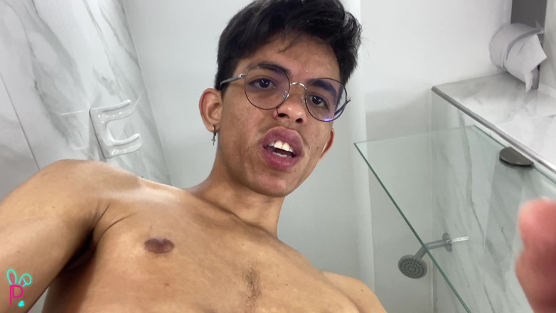 Isak pervert: Latin with a Monster 22 Cm Penis and a Tight Ass...