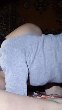 Cunnilingus sexy de la un cuplu de lesbiene reale