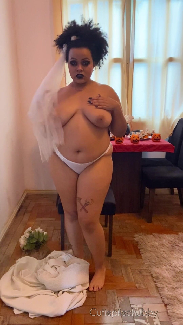 Cutiepiie Chubby: Halloween Dark Bride Strip Twerk