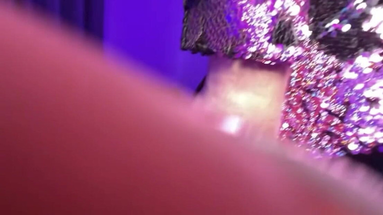 Hefburg: La pawg rossa con un enorme culo grosso scuote e...