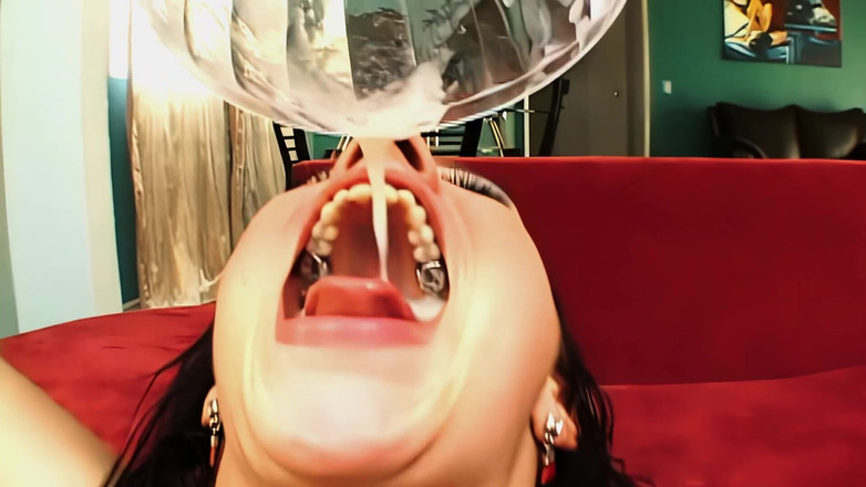 FapFlare: Gianna michaels吮吸并吞下john Strong和michael stefano的精液