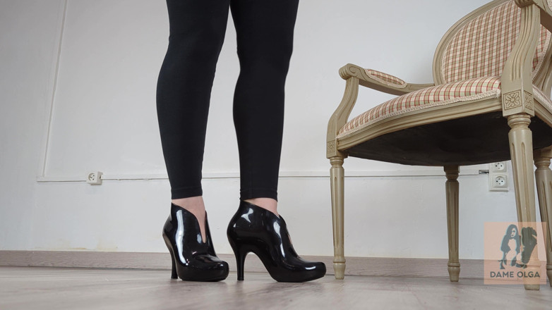 Dame Olga: (705) Schuhsammlung: High Heels, schwarze gele-stiefel - Dame olga (4k)
