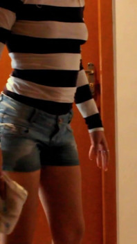 Short Pants Redhead Had a Pipi Accident and Wet Her Pants