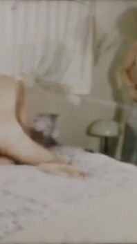 若い痴女と巨根とのビンテージ輪姦(フルムービー)