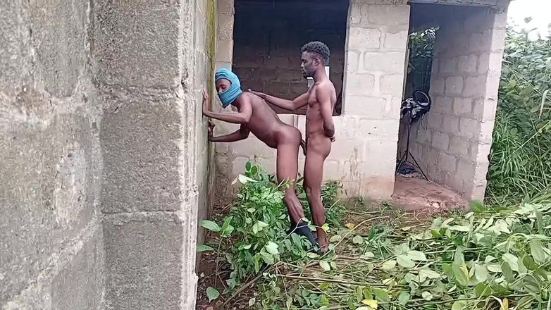 Sexydaddy: 茂みの中にいる2人の牧畜民が目撃された