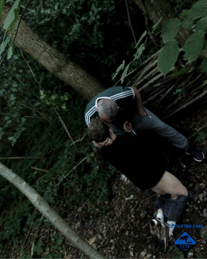 itapapixxl: Twink przyłapany w lesie na ssaniu wielkiego kutasa dziadku