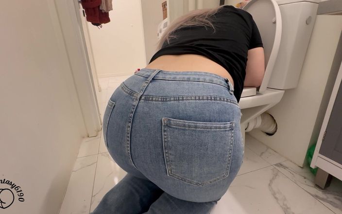 Your fantasy studio: Jeans Peidando e engasgando: Tumulto no banheiro